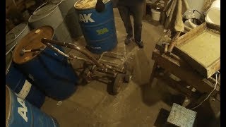 Делаем тачку для перевозки бочек и про всякое.