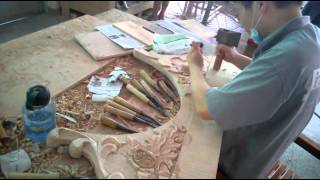mirror frame carving craftsmanship