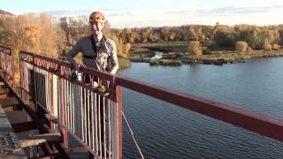 Прыжок с тарзанки в г Самара мост через р Сок.