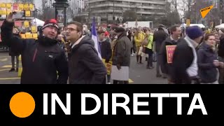 Parigi: antiabortisti si riuniscono per nuova manifestazione di “Marcia per la vita”