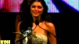 Sexy Arianny Celeste Receives Her Award