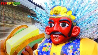 ONDEL ONDEL suka makan ES KRIM ROTI!! - KEPOMPONG BALON - ONDEL ONDEL