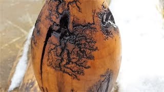 Woodturning a Simple Vase from Driftwood on the Lathe - Lichtenberg Figures