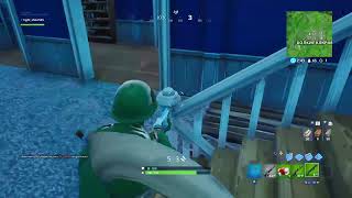 Пс4 играю с сабами фортните fortnite ираем в салки и водный бой