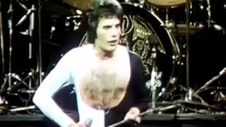 Они убрали музыку из песни We are the champions А теперь слушайте голос Фредди rnhiqyry