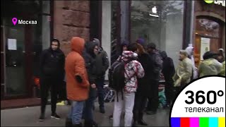 Москвичам предложили за полмиллиона купить место в очереди за IPhone