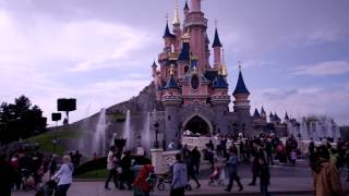 Фонтаны у Замка спящей красавицы (Disneyland Paris)