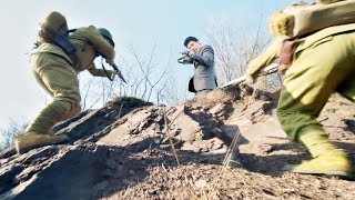 日軍戰敗！神槍手埋伏在日軍撤退必經之路上！只用2人，就消滅了整隻日軍