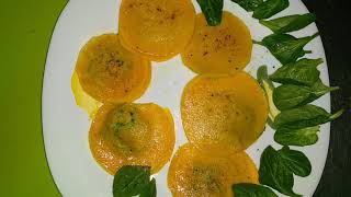 Raviolis veganos de calabaza con queso y espinacas