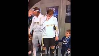 Iker Casillas nose picking