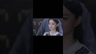 混混仗著人多想欺負美女，殊不知美女背後有功夫大師，當場求饒！#shorts