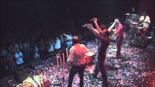 LOS TEKIS Y LA BERSUIT - Himno del cucumelo, yo tomo - Gran Rex