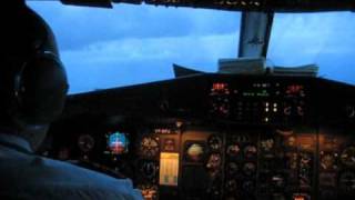 ATR-42 UTair Cockpit Take off and Landing.ОМСК-ТЮМЕНЬ