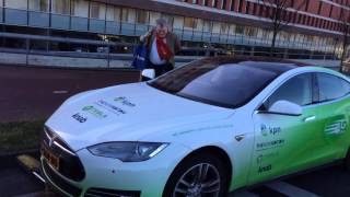 Tesla weggesleept na ernstige storing