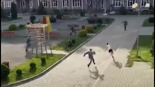 Бегом от самоизоляции: видео погони росгвардейцев за нарушителем карантина в Сочи