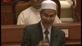 ADUN UMNO Paloh Bertumbuk dalam DUN Kelantan
