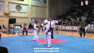 59kg Busra Oz - Zumrut Yetis (Turkish Junior Taekwondo Championships 2012)