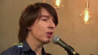 Rowan Stuart performs "Silver Balloon" LIVE!