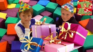 ДЕНЬ РОЖДЕНИЯ Игорька! Ярослава и Арина - Прыгаем на Батутах Детский Развлекательный Центр Tiki Taki