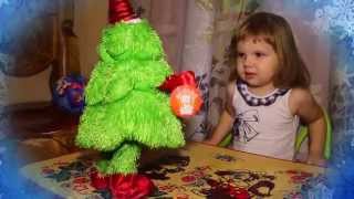 Поющая и танцующая елка
