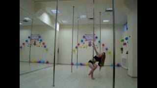 Настя Михайленко, 1 год Pole Fly
