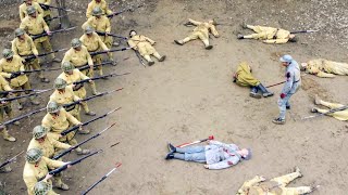 共軍營救百姓被日軍追上，為了掩護百姓撤退，共軍隊長主動留了下來！