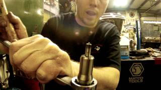 How to change out Injector Nozzles on a 6.4L Ford Diesel. Part 1