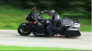 Honda F6B : la moto qui arrache les molaires (English Subtitles)