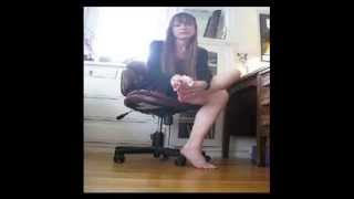 Mistress Claire washes Her dirty bare feet wmv