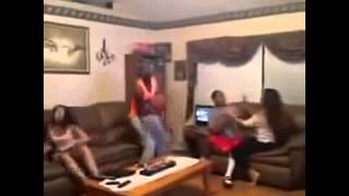 отец вернулся не вовремя - father returned at the wrong time