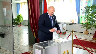 Лукашенко проголосовал на выборах президента Беларуси