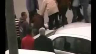 Fight Video ЖЕСТЬ!!!Боксер дерется против толпы!!!