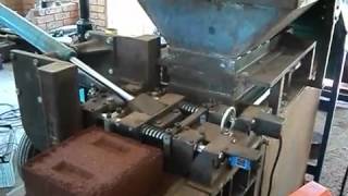 Auram Press 6000 - automatic compressed earth block press