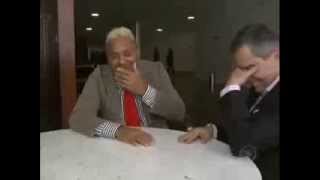 Tiririca descobre o que faz um deputado e se decepciona com a política