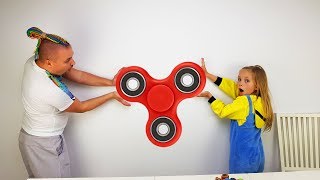 ТРЮКИ со СПИННЕРОМ / 11 БОЛЬШИХ спиннеров 6 ЛАЙФХАКОВ / Giant Fidget Spinner Challenge Hacks  Tricks