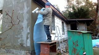 Армирование фасада сеткой при помощи текстурного пистолета и компрессора