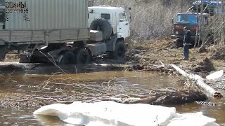 Два КАМАЗА поздно выходят из зимника THE ROAD NORTH OF RUSSIA