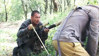 國軍槍神被3名日軍狙擊手瞄準，用尸體引敵人出手，絕境中完美反殺！