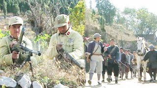 游擊隊遭遇埋伏，掏出新式武器還擊，哪想到新武器一開槍就炸膛！ ️ 抗日