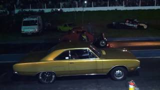 Noite dos V8 em Tarumã - Barata do Israel x Dodge Dart do Goiano
