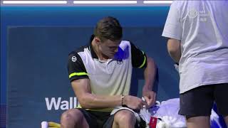 Marton Fucsovics shirtless - shirt change (17)