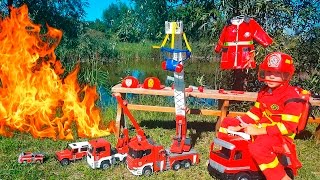 Пожарные машины Bruder МНОГО аксессуаров для пожарных Обзор Игрушек и играем в пожарных Тушим пожар