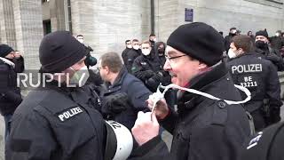 Germany: Scuffles in Hamburg as opposing rallies on vaccine mandates and restrix take to the streets