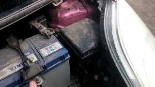 Toyota Vitz 2006. Замена лампочки