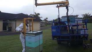 b.tree - BeeHive Lifting Crane Ezyloader, New Zealand