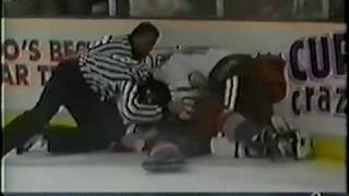 Chris Simon vs Bob Probert
