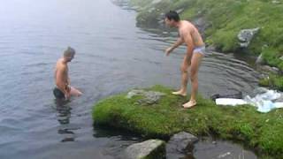2 nebuni