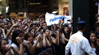 Maluma en Premium Plaza