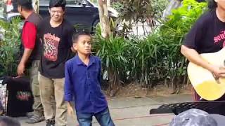 Sekian lama menghilang adik alif dri terengganu turun sogo buat persembahan bersama bob sentuhan