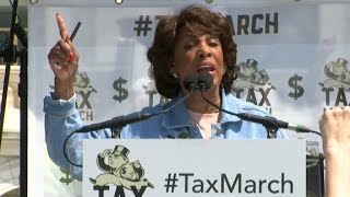 Rep. Waters leads impeach Trump chant